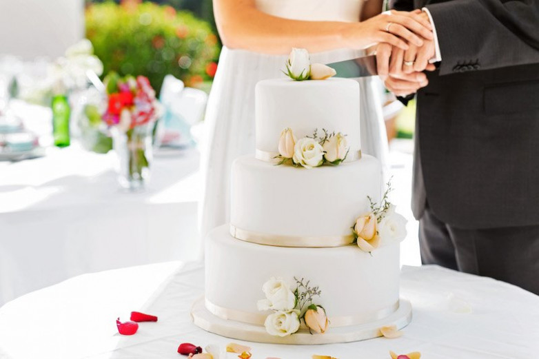 Intip Kue Pengantin 3 Tingkat Sebagai Inspirasi Di Hari Pernikahan Intip Kue Pengantin 3 Tingkat Sebagai Inspirasi Di Hari Pernikahan