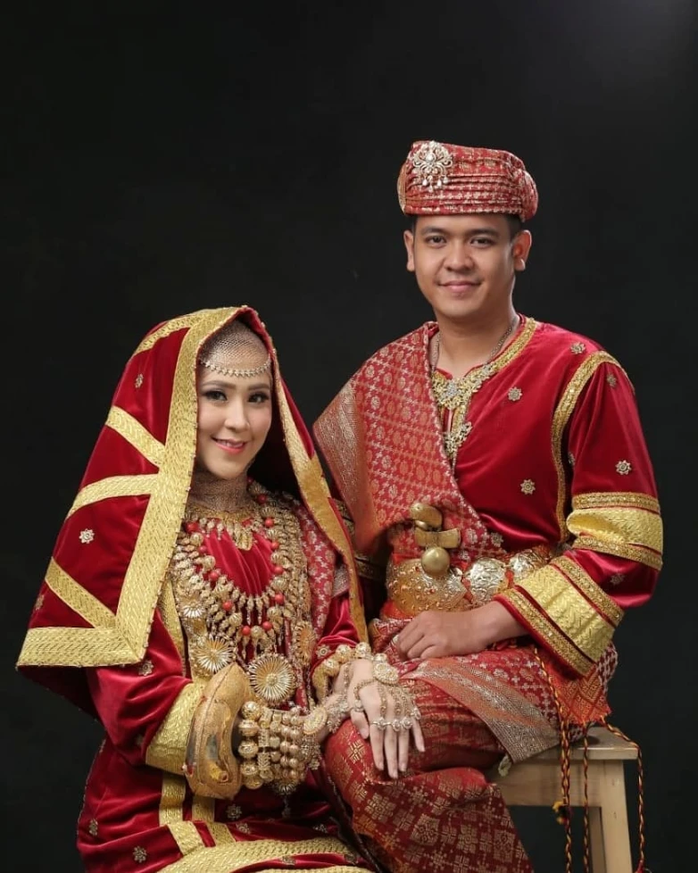 Pesona Baju Pengantin Adat Minang Koto Gadang, Cek Faktanya, yuk! - Wedding Market