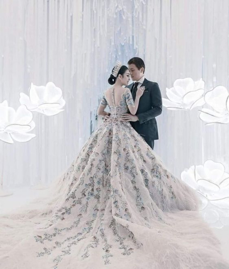 Intip Detail Gaun Pengantin Syahrini Untuk Inspirasi Wedding Market