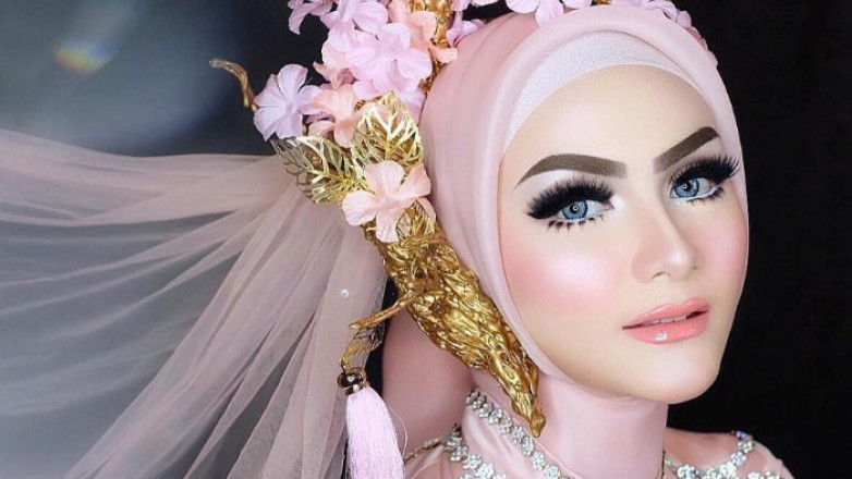 Mengupas Tuntas Tips Makeup Hijab Glowing Seharian Bebas Minyak Mengupas Tuntas Tips Makeup Hijab Glowing Seharian Bebas Minyak