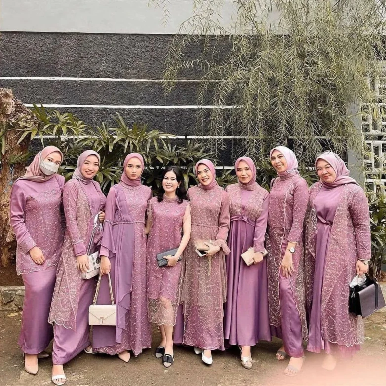 Kain Satin Paket Baju Bridesmaid Seragam Keluarga Bahan Silk Clarice ...