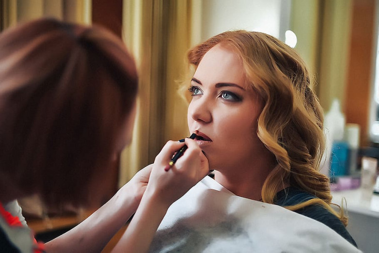 Tips Makeup Pengantin Wanita di Pesta Pernikahan Siang Hari Tips Makeup Pengantin Wanita di Pesta Pernikahan Siang Hari