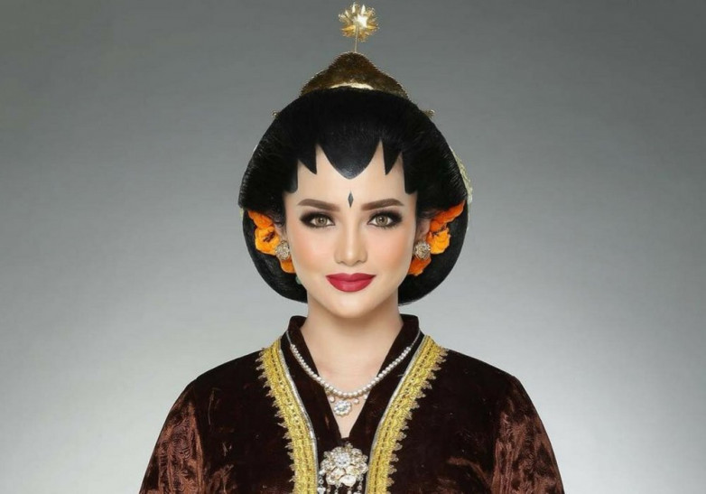 Menerjemahkan Foto Makeup Pengantin Jawa yang Sarat Akan Makna Menerjemahkan Foto Makeup Pengantin Jawa yang Sarat Akan Makna