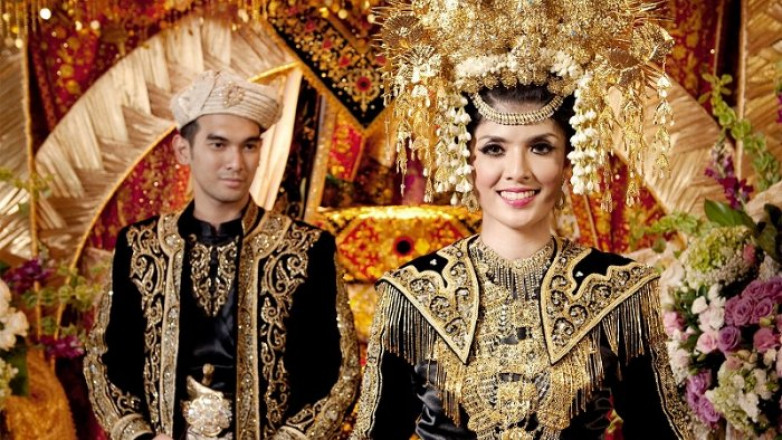 Foto Pernikahan Adat Minang Lebih Menakjubkan dengan Dekorasi Ini! Foto Pernikahan Adat Minang Lebih Menakjubkan dengan Dekorasi Ini!