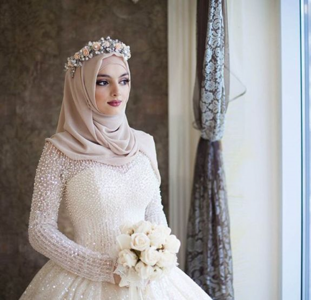 6 Rekomendasi Gaun  Pengantin Muslimah Sederhana dan Elegan 