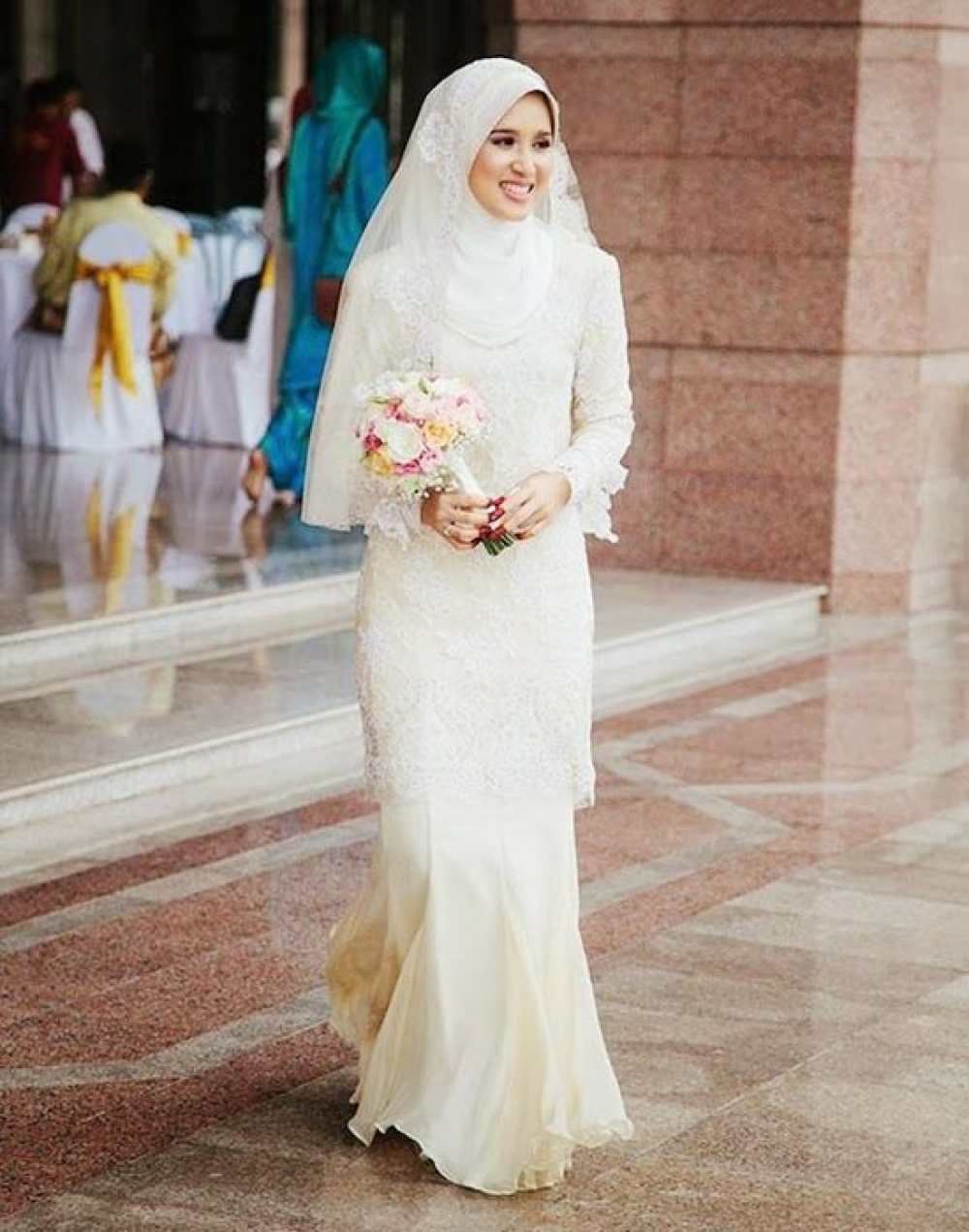Tips Membuat dan Desain Gaun  Pengantin  Muslimah  Simple 
