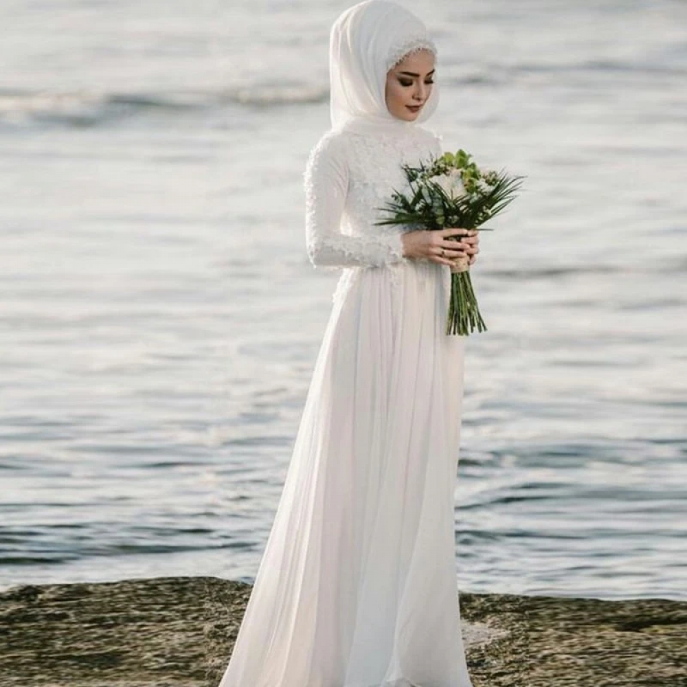 16 Rekomendasi Gaun Pengantin Berhijab Sederhana - Wedding Market