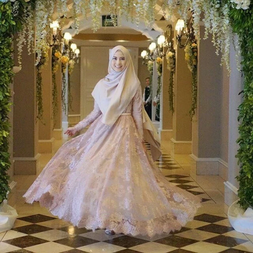 5 Desain Gaun Pengantin Berhijab Syari Kekinian Mau Coba Wedding Market