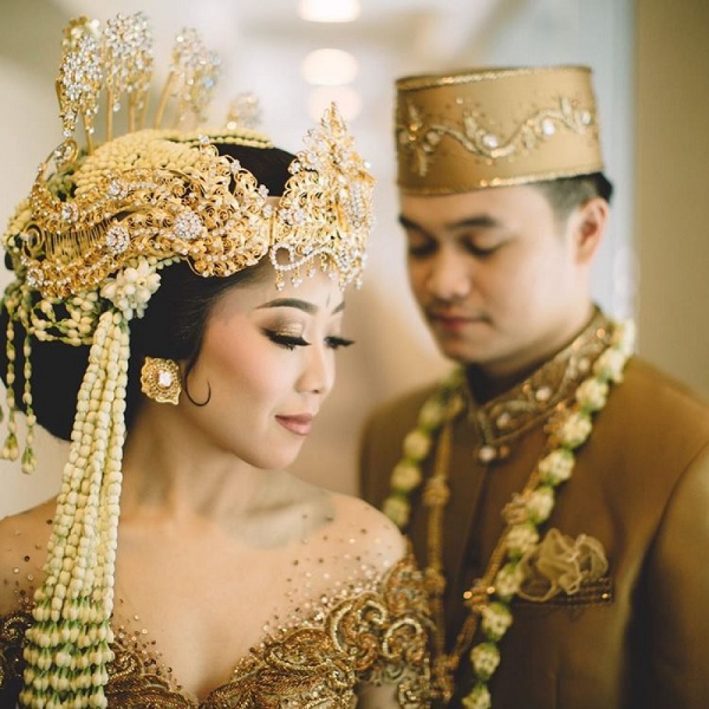 Karakteristik Gaun Pengantin  Adat Jawa  Modern Wedding Market
