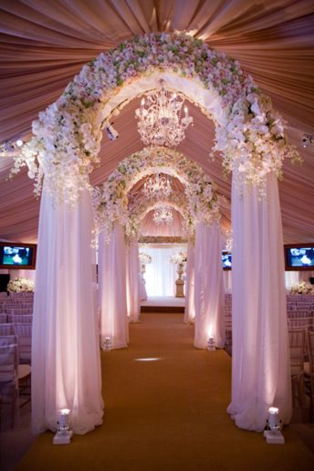 13 Ide Kreatif Dekorasi  Pernikahan  Indoor  Unik Wedding 