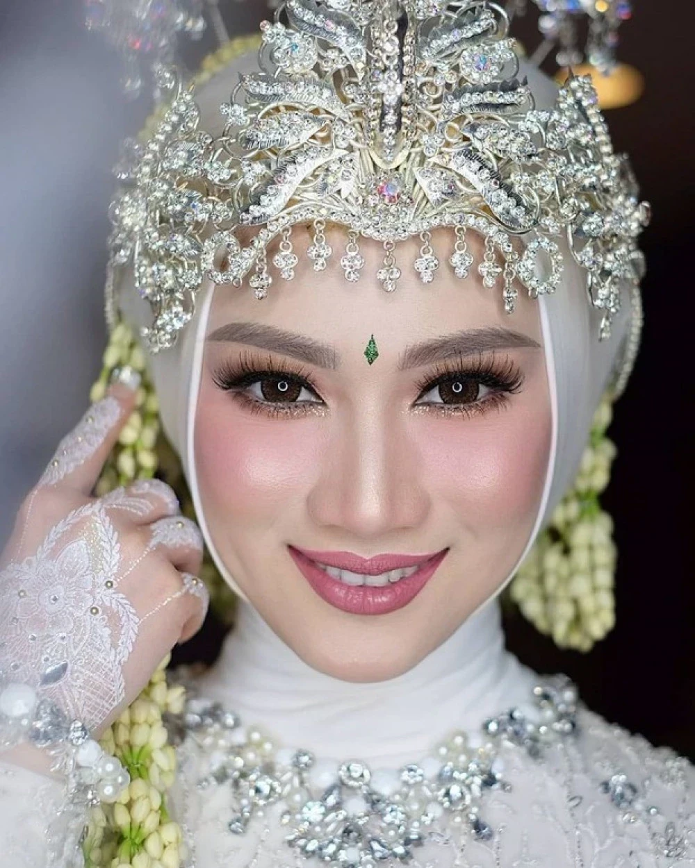 Make Up Pengantin Adat Sunda Hijab Saubhaya Makeup