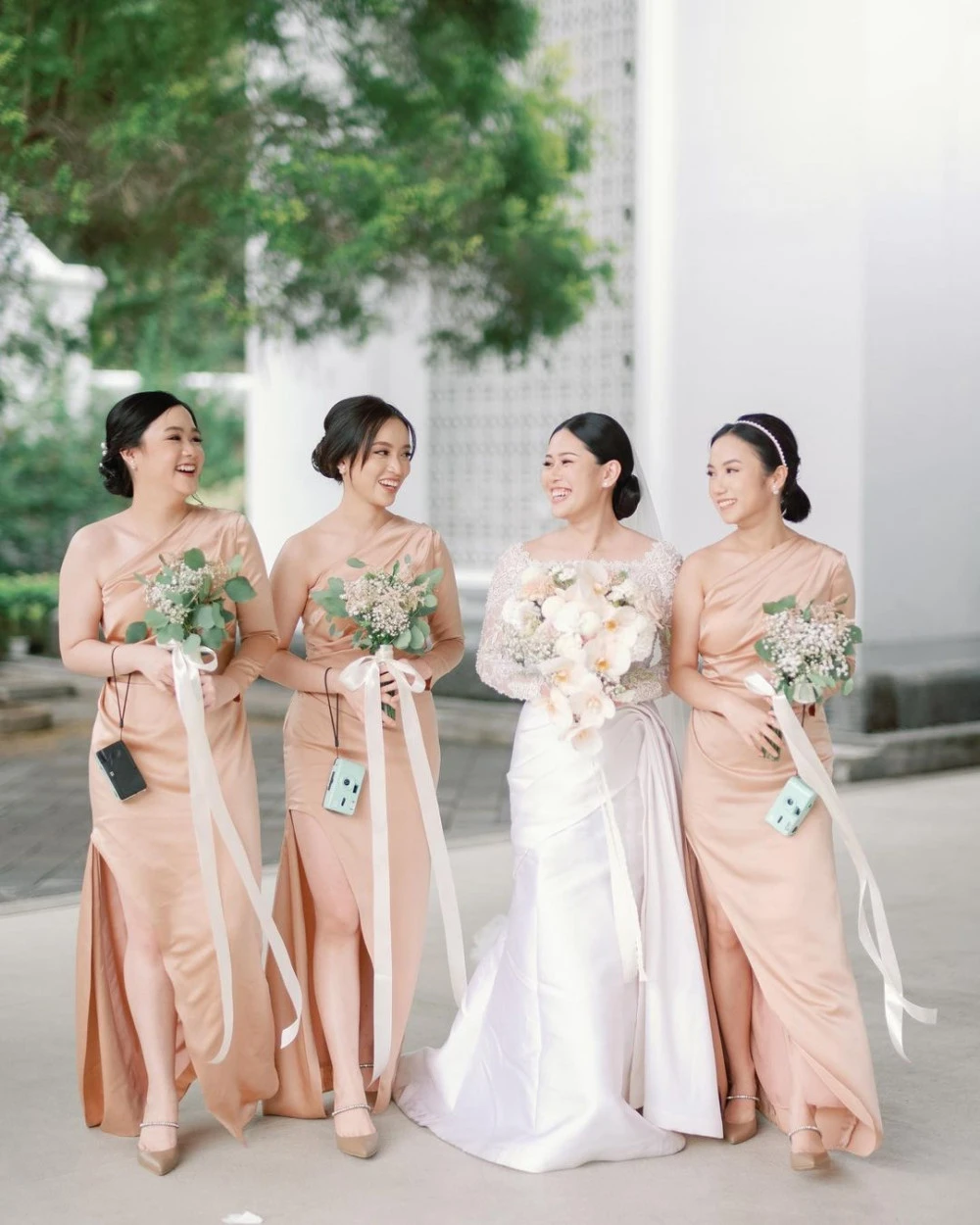 Contoh dress bridesmaid outlet hijab