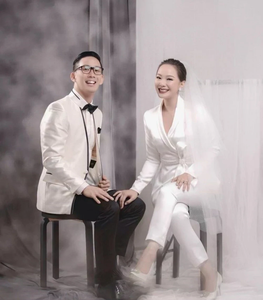 11 Ide Foto Prewedding Studio Untuk Kamu Dan Pasangan - Wedding Market