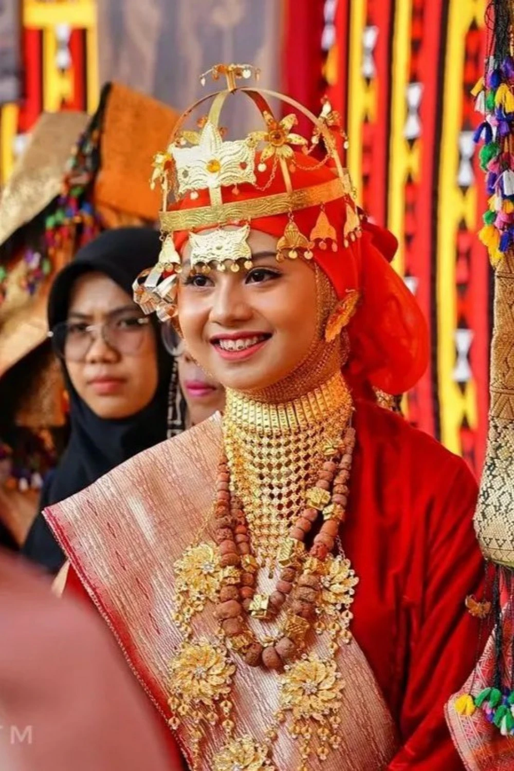 Rancak Bana! Ini Dia Ragam Suntiang Minang dari Berbagai Ukuran hingga ...