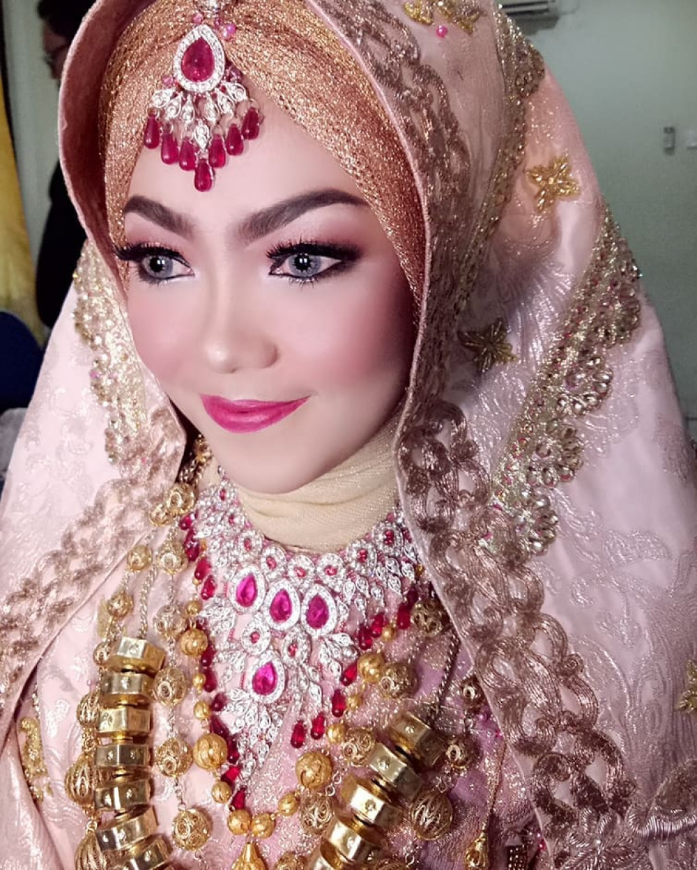 Makeup Pengantin Tradisional Cantik Berhijab Makeup Pengantin Tradisional Cantik Berhijab