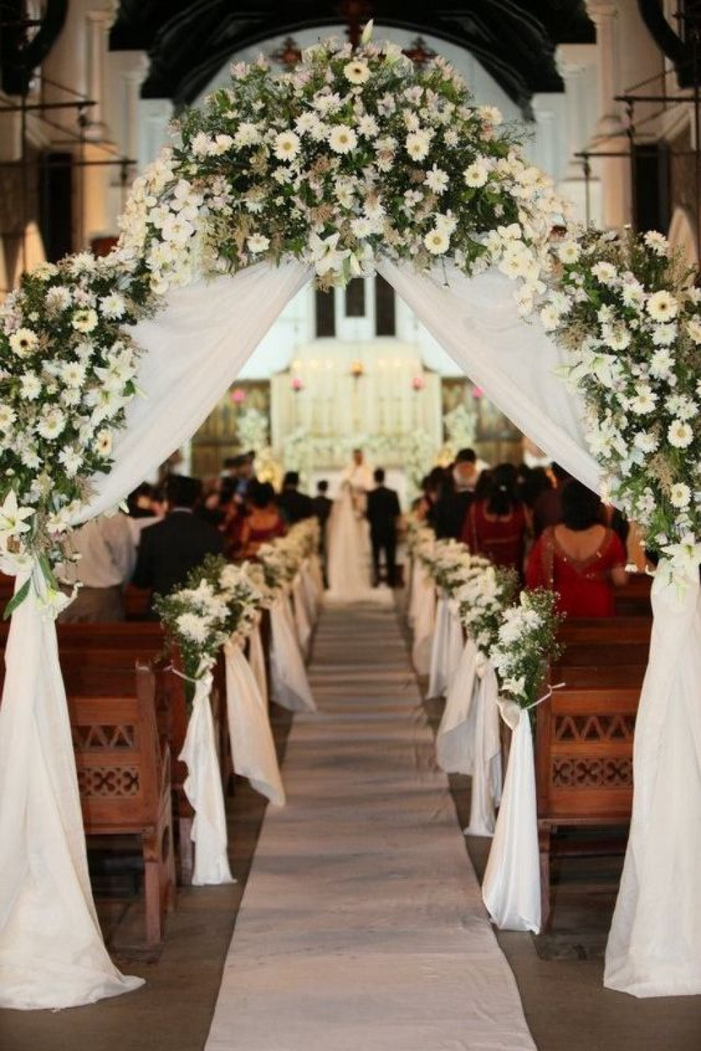 Contoh Dekorasi  Pernikahan  di Gereja  yang Bisa Kamu Tiru 