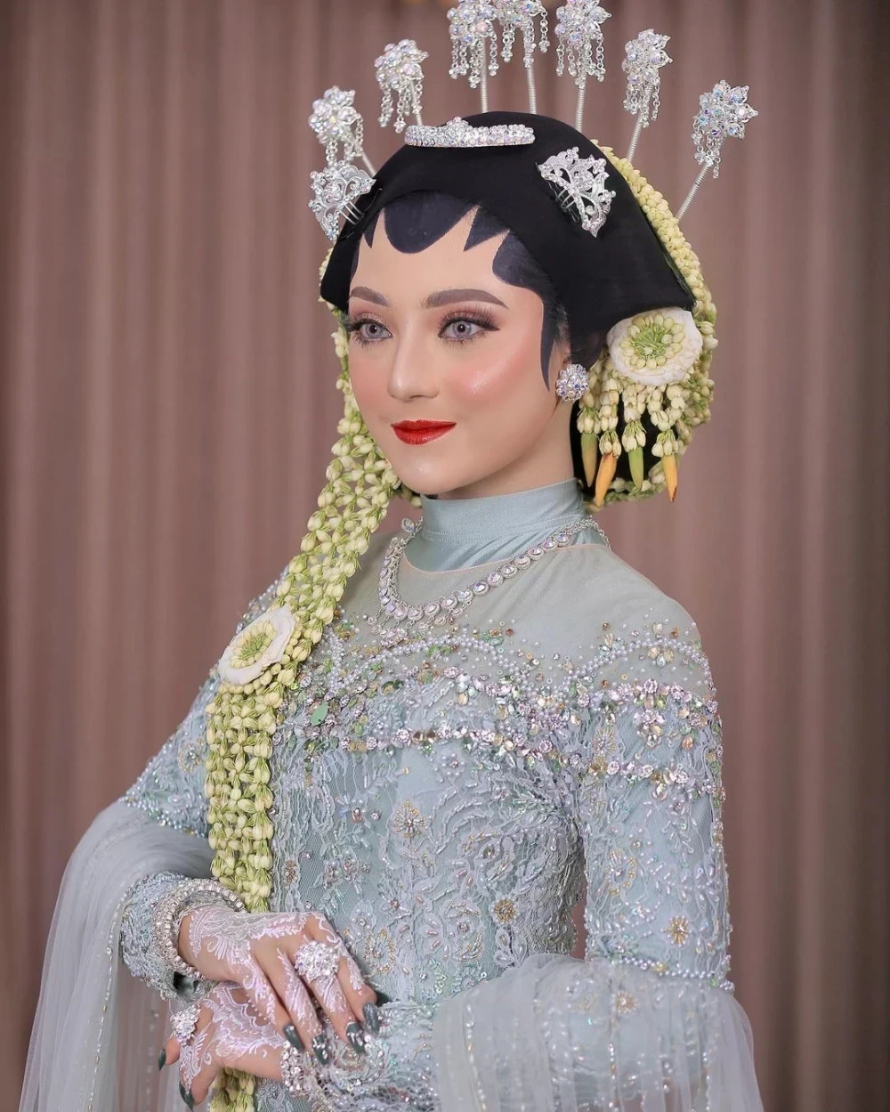 Baju Pengantin Adat Paes Jawa Hijab - 8 Inspirasi Makeup Paes Untukmu ...