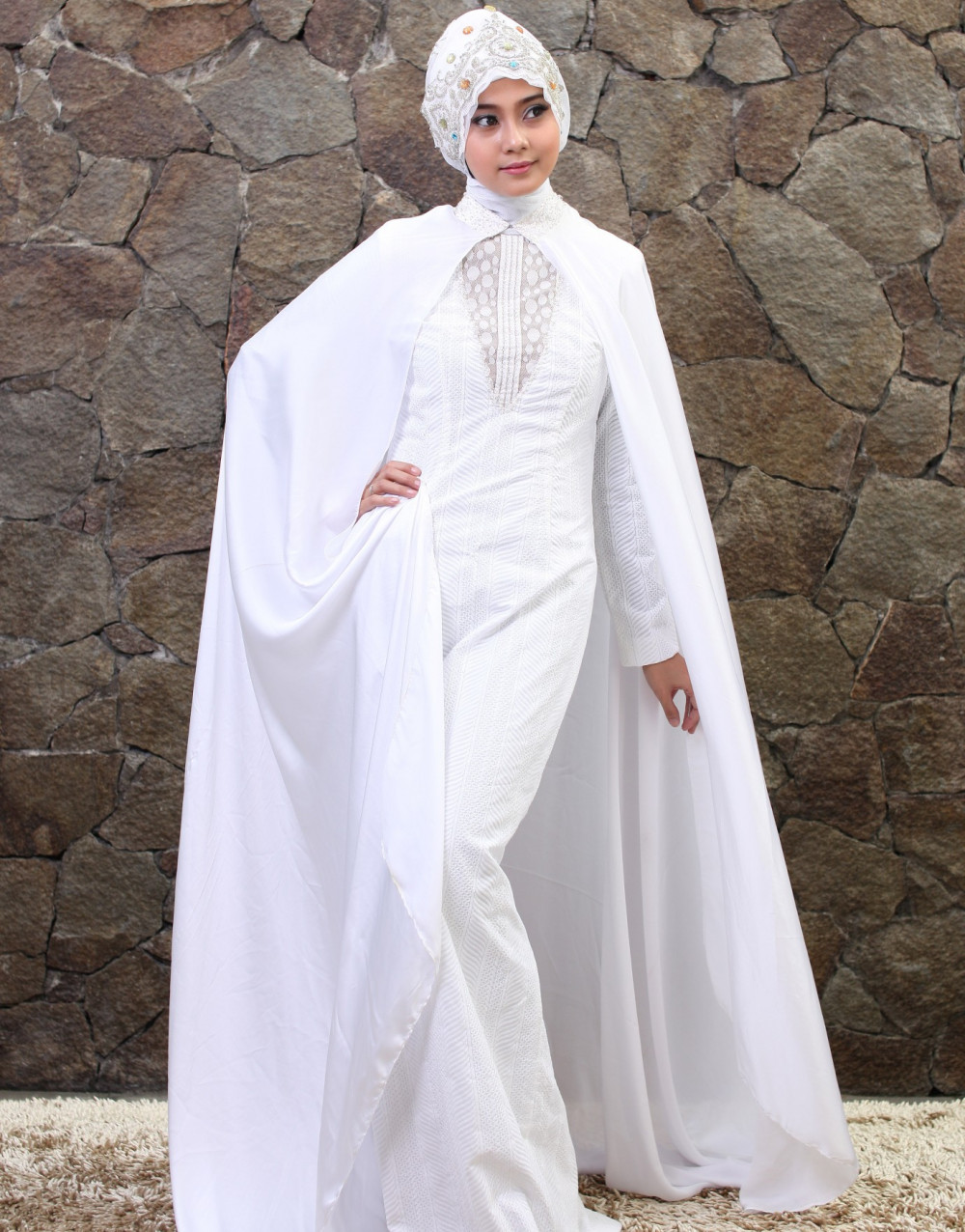 5 Inspirasi Gaun  Pengantin Muslim Putih  Kekinian yang 