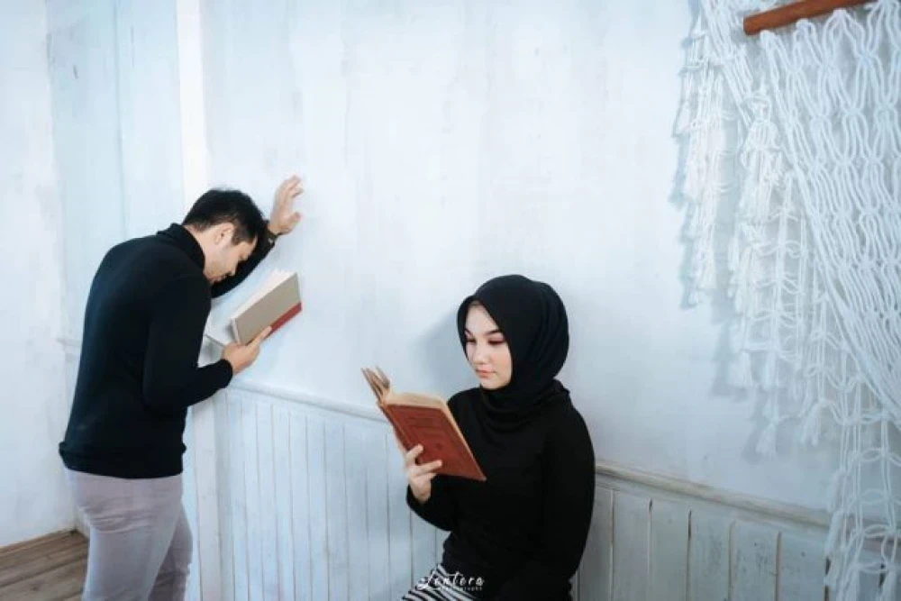 Prewed Casual Hijab Indoor