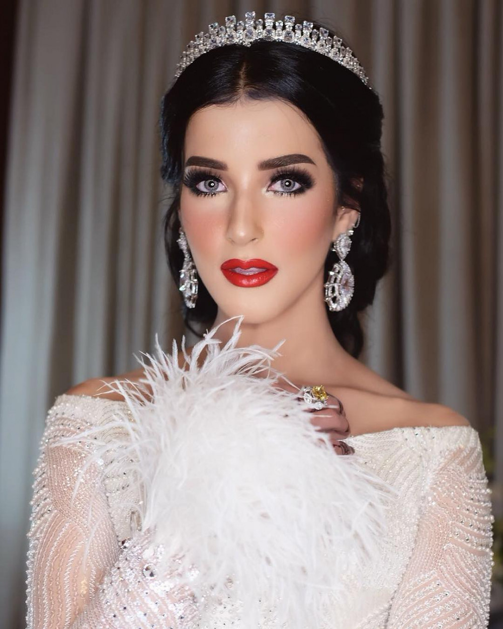Makeup Pengantin Cantik Bold Lipstik Makeup Pengantin Cantik Bold Lipstik