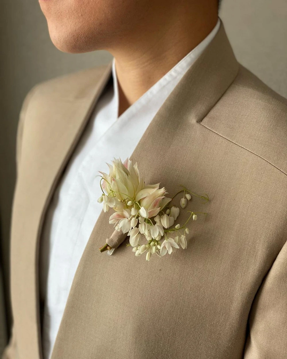 Costume with BoutonniГЁre