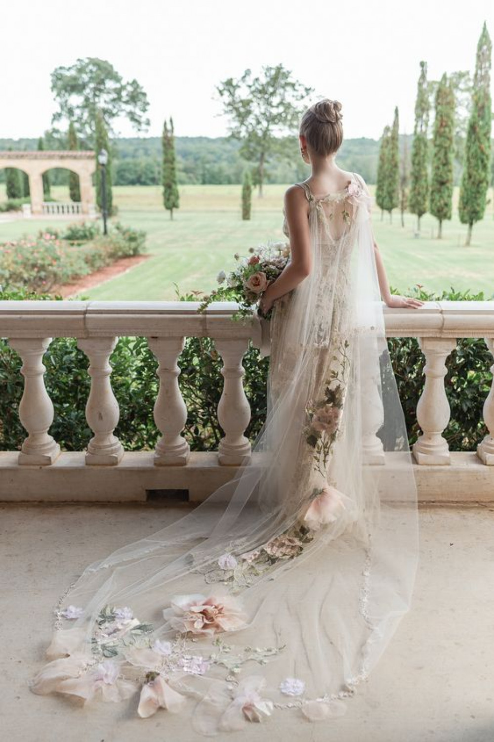 9 Contoh Gaun Pengantin Cantik nan Elegan 9 Contoh Gaun Pengantin Cantik nan Elegan