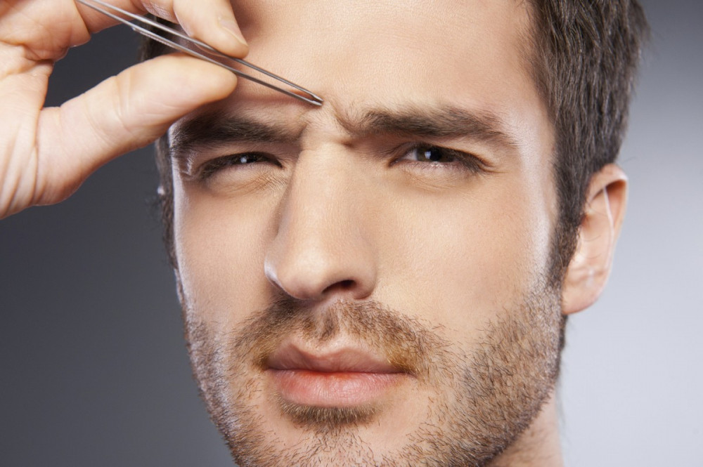 Tips Makeup Pengantin Pria untuk Resepsi Pernikahan Tips Makeup Pengantin Pria untuk Resepsi Pernikahan