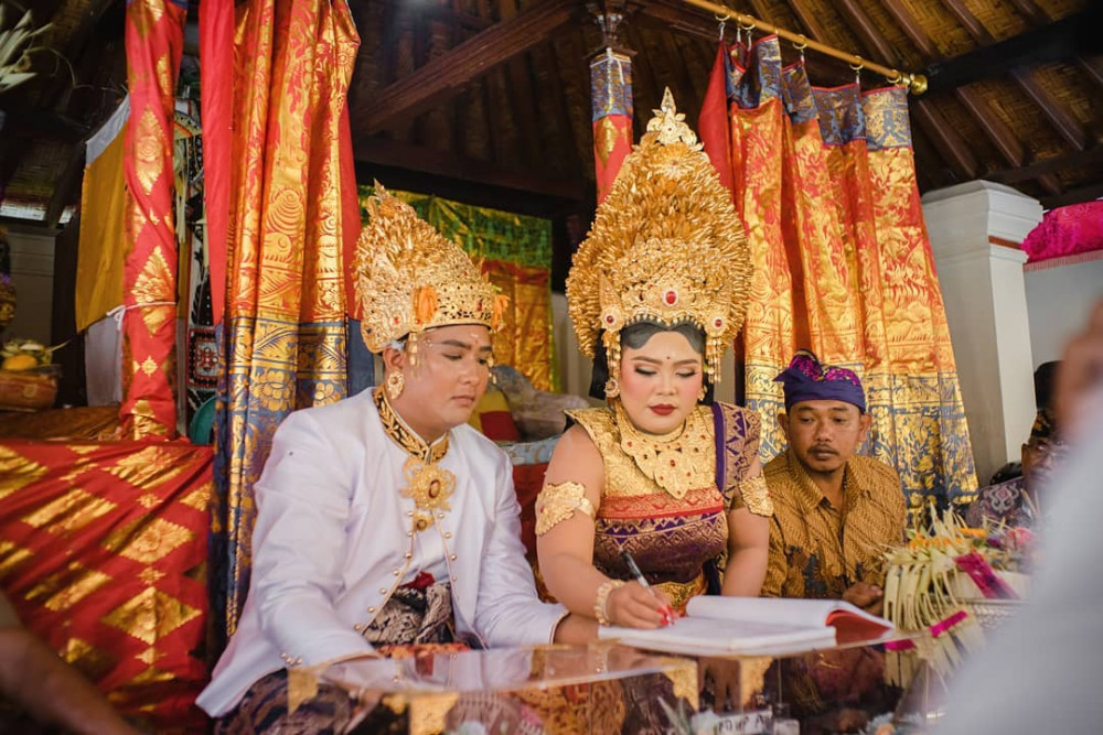 5 Karakteristik Makeup Pengantin Adat Bali yang Unik 