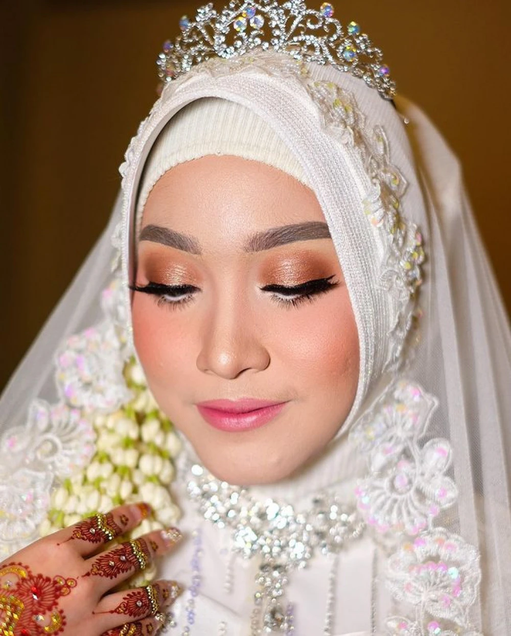 7 Inspirasi Riasan Pengantin Jawa Hijab tanpa Paes, Tetap Cantik dan ...