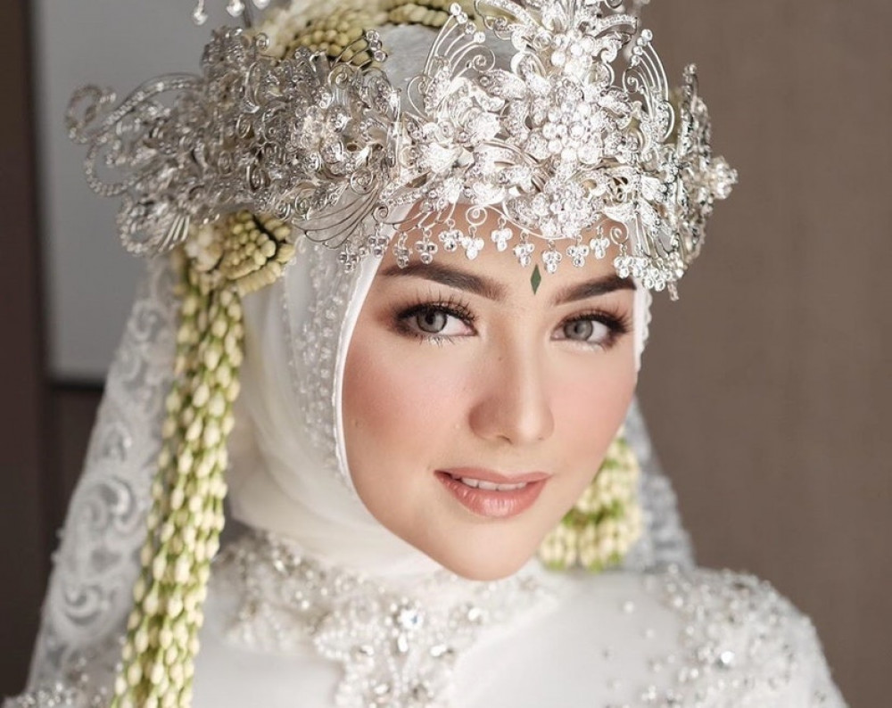 Inspirasi Makeup Pengantin Hijab ala Selebriti Indonesia - Wedding Market