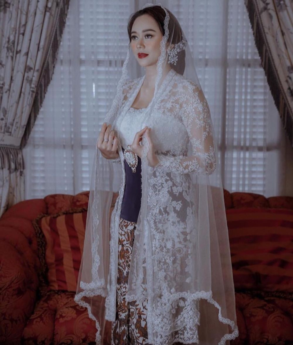 Inspirasi Gaun Kebaya yang Mewah dan Cantik untuk Acara ...