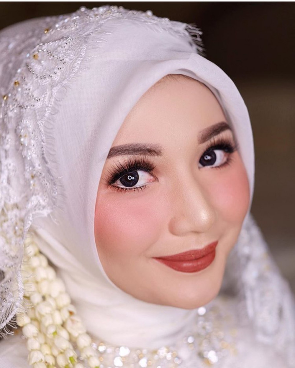 6 Inspirasi Makeup Pengantin Hijab Syar'i Kekinian yang Wajib Dilirik - Wedding Market